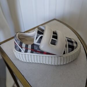 Burberry Kids Sneakers in White and Checkered Pattern